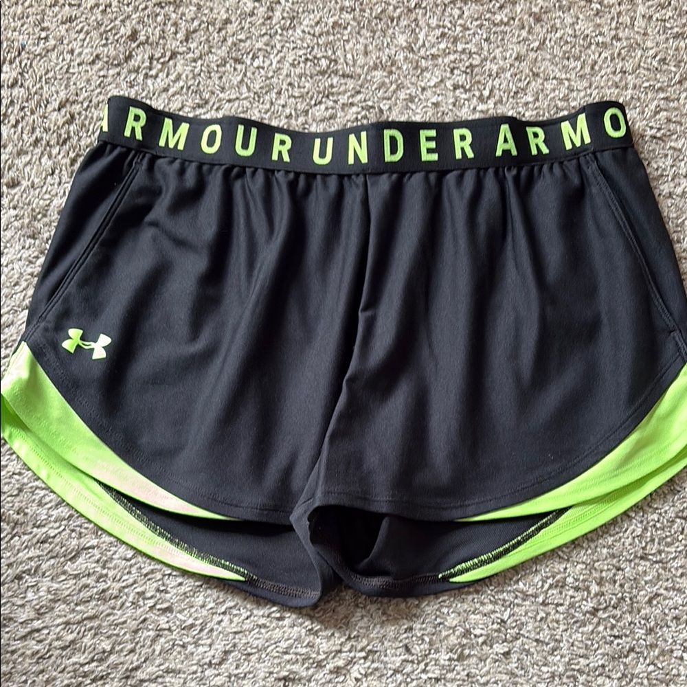 Under Armour Women's Black and Green Shorts